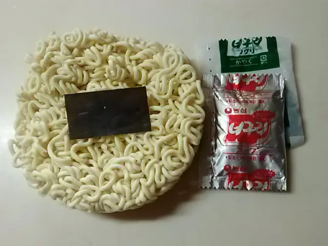 ノグリラーメン パッケージの中身