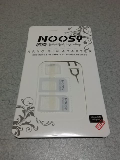 SIMアダプターとパッケージ