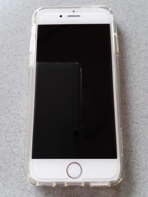 ガラスフィルムを貼ったiPhone 6s