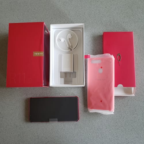 OPPO R11s 内容物
